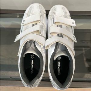 Tommaso Women’s Cycling Shoes/Clips